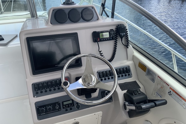 2007 Robalo R305WA 30ft Robalo Yacht For Sale