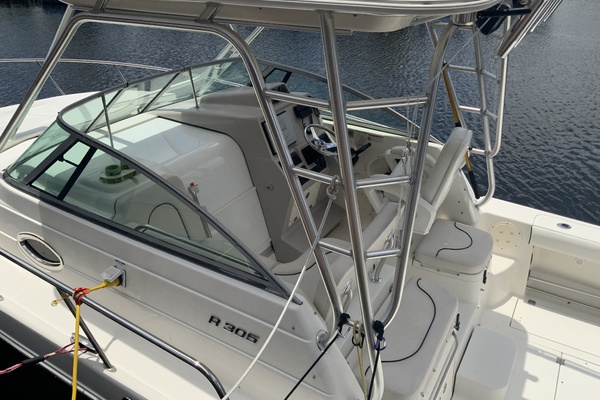 2007 Robalo R305WA 30ft Robalo Yacht For Sale