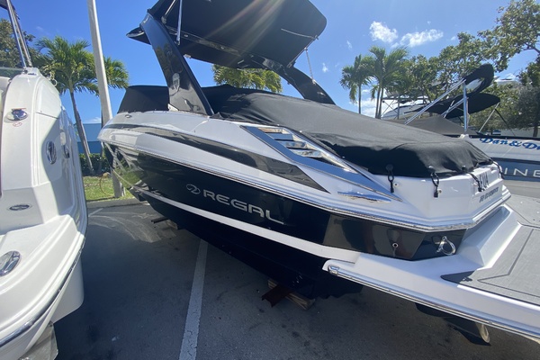 27ft Regal Yacht For Sale