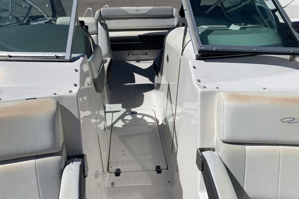 27ft Regal Yacht For Sale