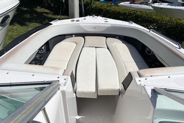 27ft Regal Yacht For Sale