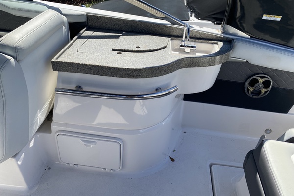 27ft Regal Yacht For Sale