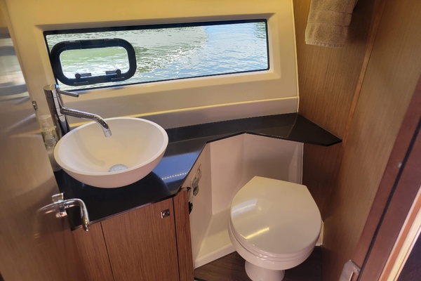 34ft Jeanneau Yacht For Sale