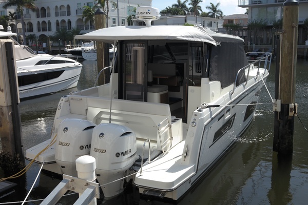 34ft Jeanneau Yacht For Sale