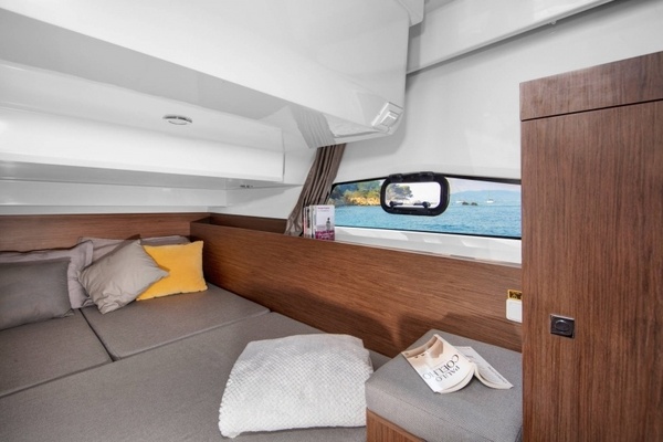 34ft Jeanneau Yacht For Sale
