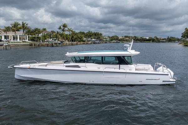 45-ft-Axopar-2024-45 XC Cross Cabin- Detroit Michigan United States  yacht for sale