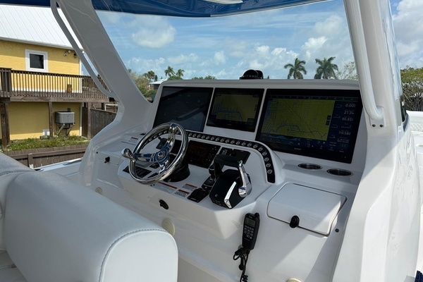 2022 Intrepid 42