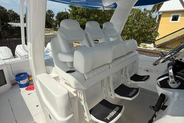 Helm seats