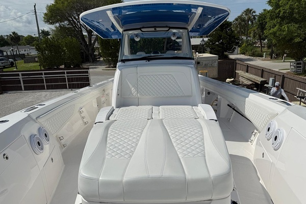 2022 Intrepid 42