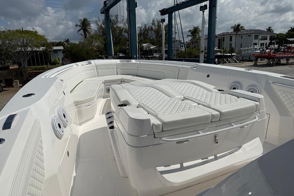 2022 Intrepid 42