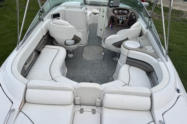 23ft Four Winns Yacht For Sale