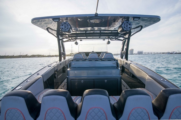2019 Midnight Express 43