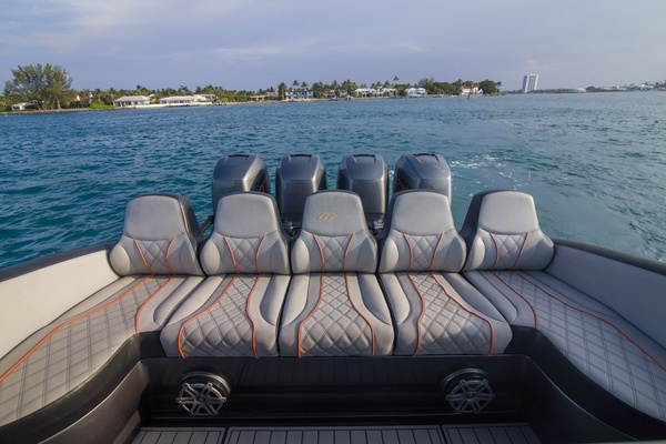 2019 Midnight Express 43