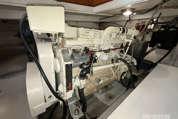 36' Monk main engine1