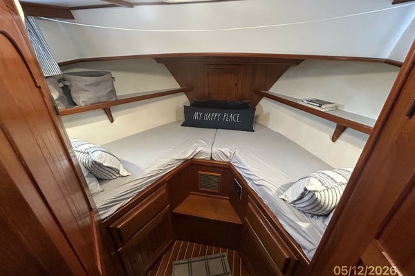 36' Monk guest stateroom