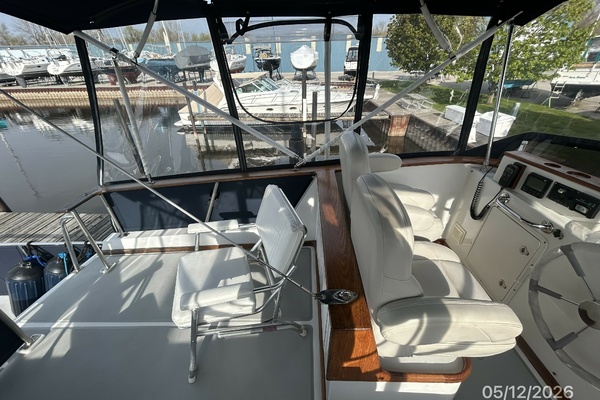 36' Monk flybridge port