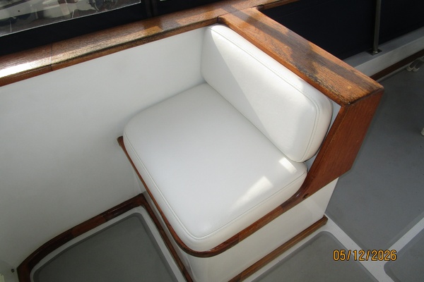 36' Monk flybridge starboard forward seating