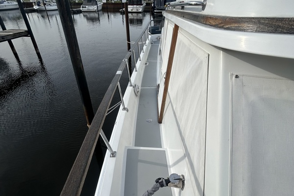 36' Monk starboard side deck1