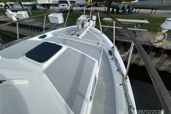 36' Monk foredeck1