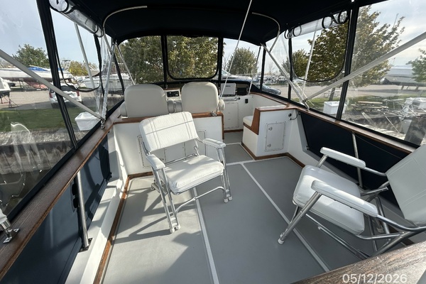36' Monk flybridge forward