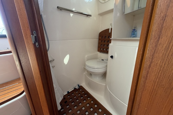 34ft Pursuit Yacht For Sale