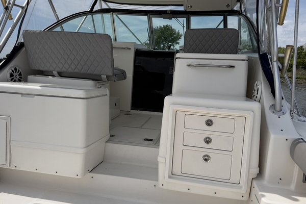 34ft Pursuit Yacht For Sale