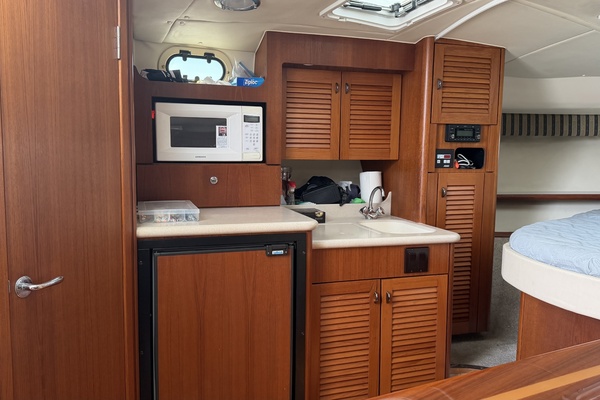 34ft Pursuit Yacht For Sale