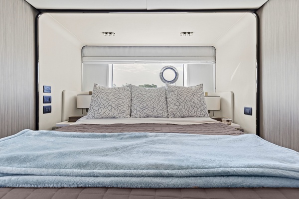 60ft Azimut Yacht For Sale