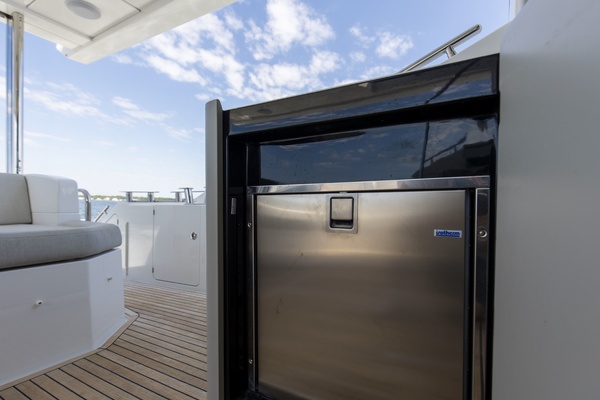 60ft Azimut Yacht For Sale