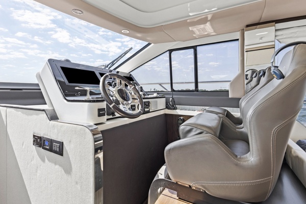 60ft Azimut Yacht For Sale