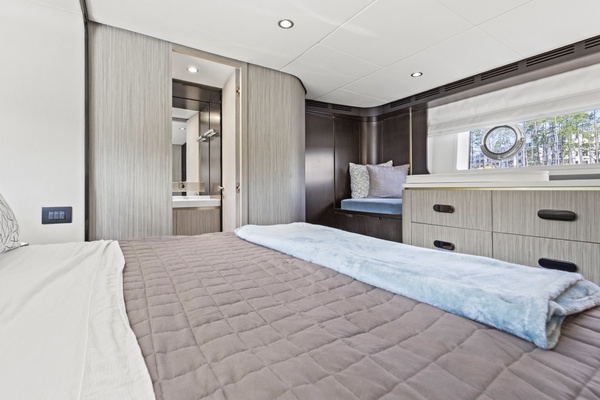 60ft Azimut Yacht For Sale