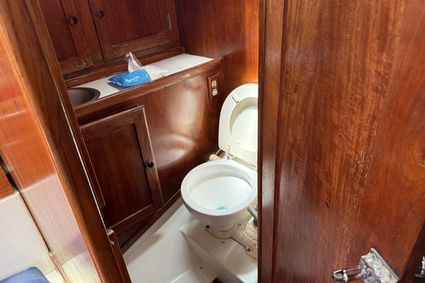 34ft Peterson Yacht For Sale