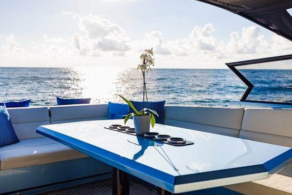 IMPULSIVE 58ft Vanquish Yachts Yacht For Sale
