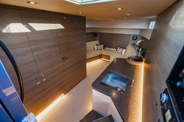 2019 Vanquish Yachts 58
