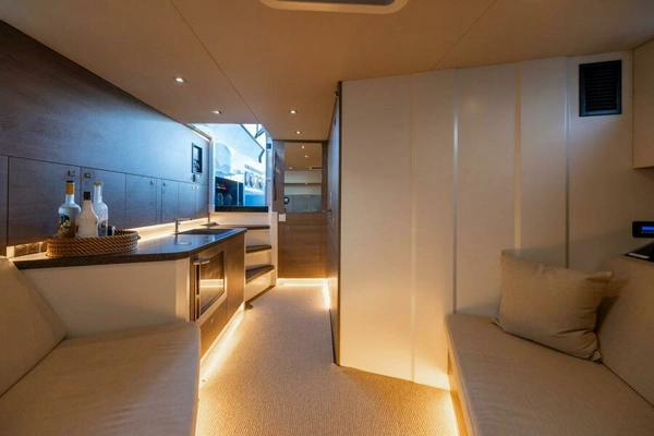 2019 Vanquish Yachts 58