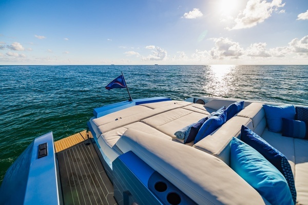2019 Vanquish Yachts 58