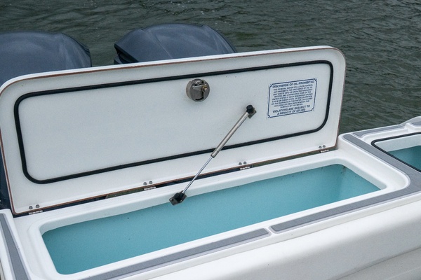 27ft Sea Hunt Yacht For Sale