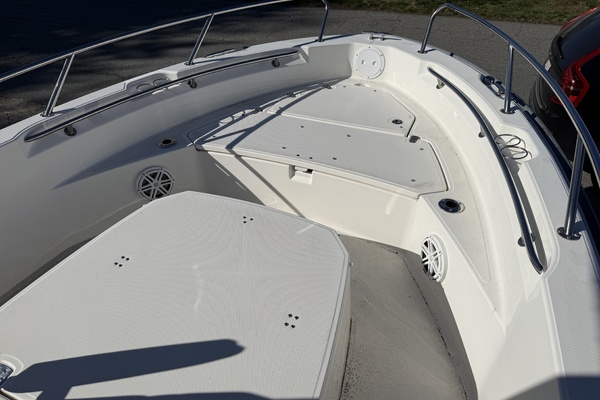 22ft Boston Whaler Yacht For Sale