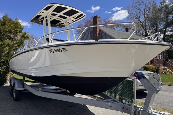 22ft Boston Whaler Yacht For Sale