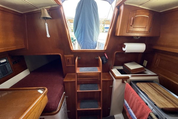 LOU ANN 34ft Pacific Seacraft Yacht For Sale