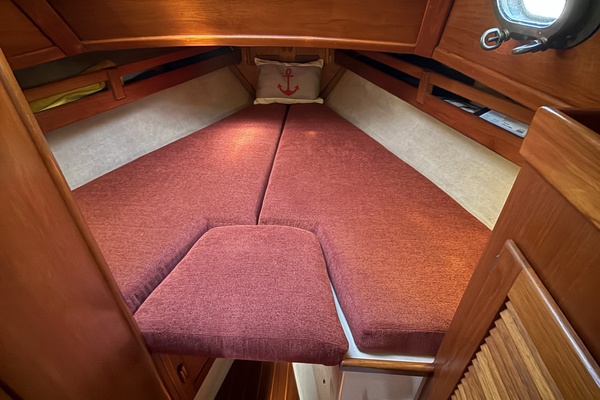 LOU ANN 34ft Pacific Seacraft Yacht For Sale