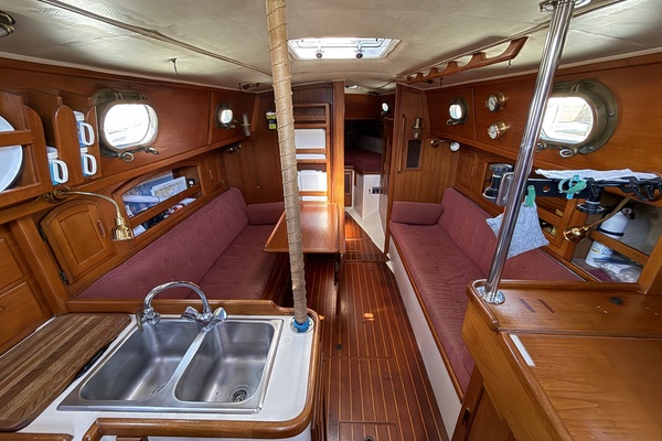 LOU ANN 34ft Pacific Seacraft Yacht For Sale