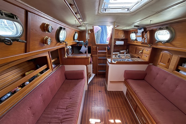 LOU ANN 34ft Pacific Seacraft Yacht For Sale
