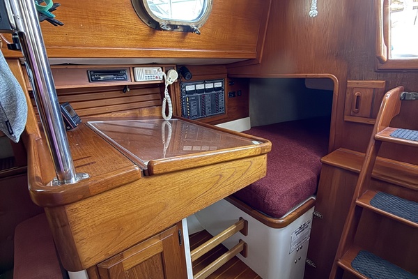 LOU ANN 34ft Pacific Seacraft Yacht For Sale