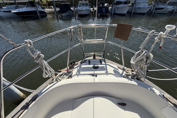 LOU ANN 34ft Pacific Seacraft Yacht For Sale