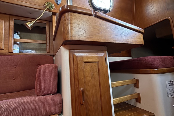 LOU ANN 34ft Pacific Seacraft Yacht For Sale