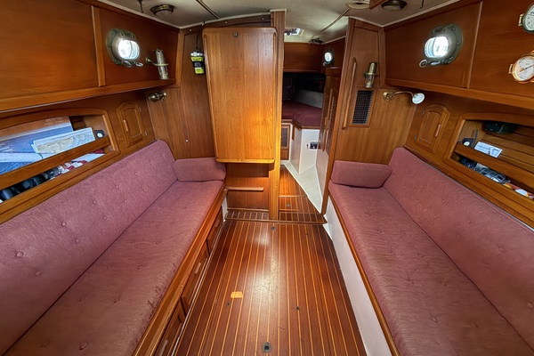 LOU ANN 34ft Pacific Seacraft Yacht For Sale