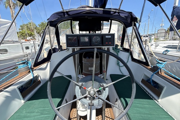 LOU ANN 34ft Pacific Seacraft Yacht For Sale