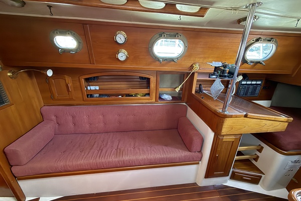 LOU ANN 34ft Pacific Seacraft Yacht For Sale