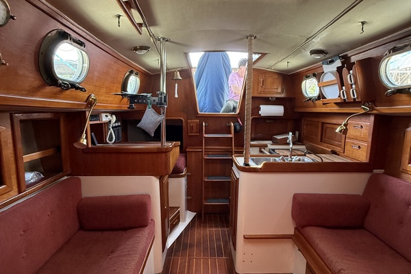 LOU ANN 34ft Pacific Seacraft Yacht For Sale
